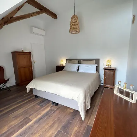 Les Noyers De Gaudelle