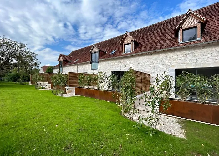 Les Noyers De Gaudelle