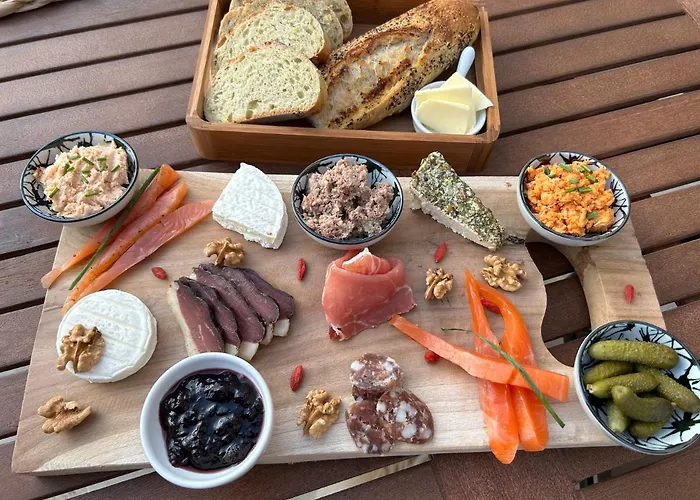 Les Noyers De Gaudelle * Saint-Sozy