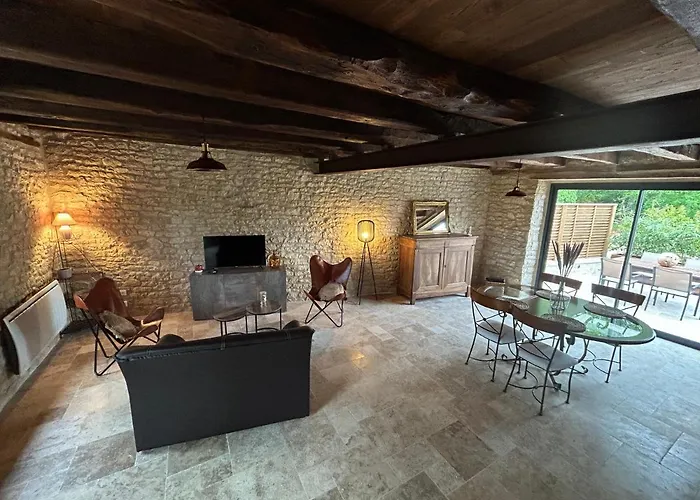 Les Noyers De Gaudelle *