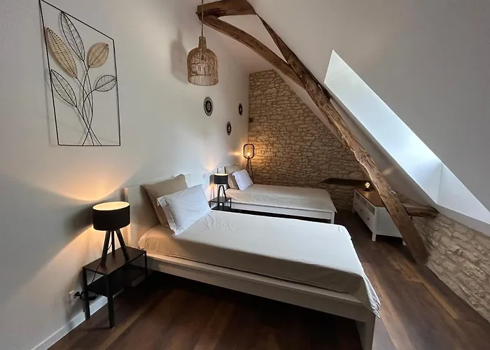 Les Noyers De Gaudelle