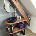 Les Noyers De Gaudelle *