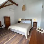 Les Noyers De Gaudelle