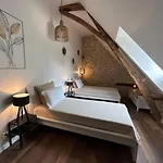 Les Noyers De Gaudelle