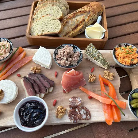 Les Noyers De Gaudelle * Saint-Sozy