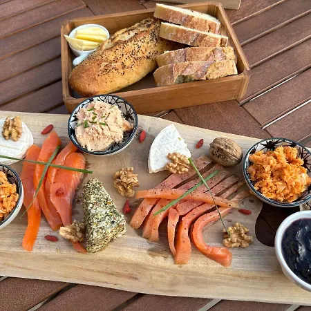 Les Noyers De Gaudelle * Saint-Sozy