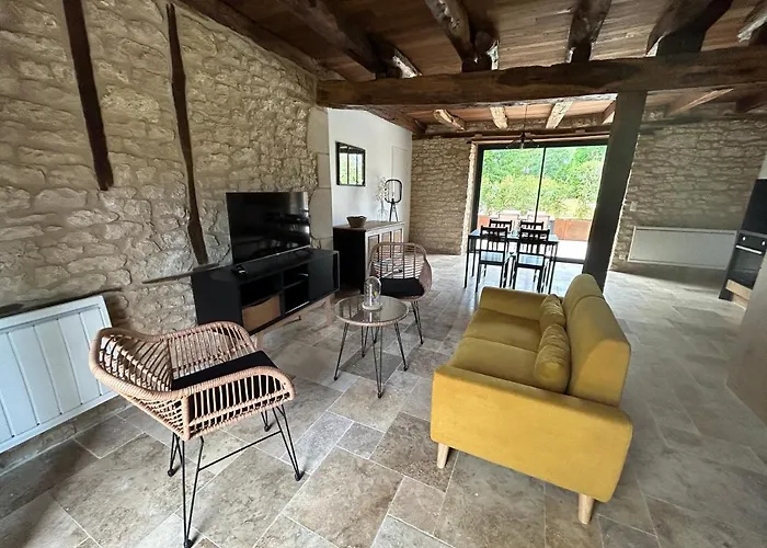 Les Noyers De Gaudelle